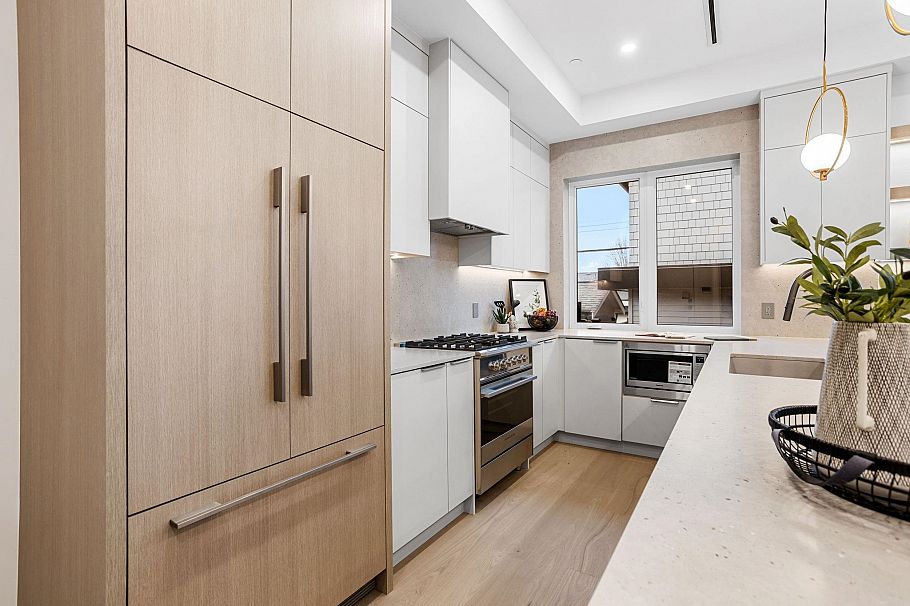 2 3275 Graveley Street Vancouver, BC - 9