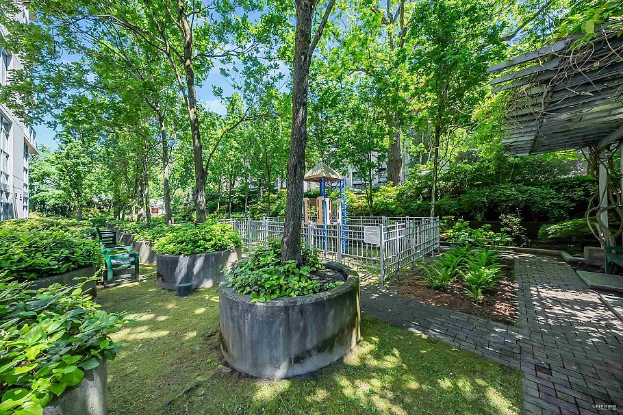 1202 1005 Beach Avenue Vancouver, BC - 32