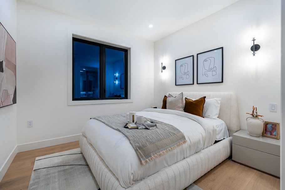 2 3345 W 13th Avenue Vancouver, BC - 17