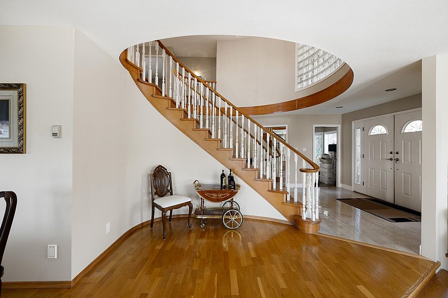 631 E 17th Street North Vancouver, BC - 20