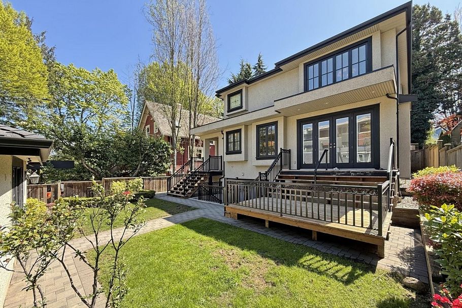 3749 W 11th Avenue Vancouver, BC - 31