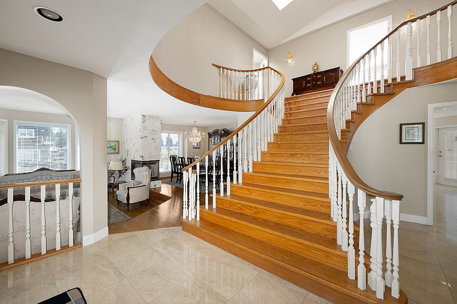 631 E 17th Street North Vancouver, BC - 3