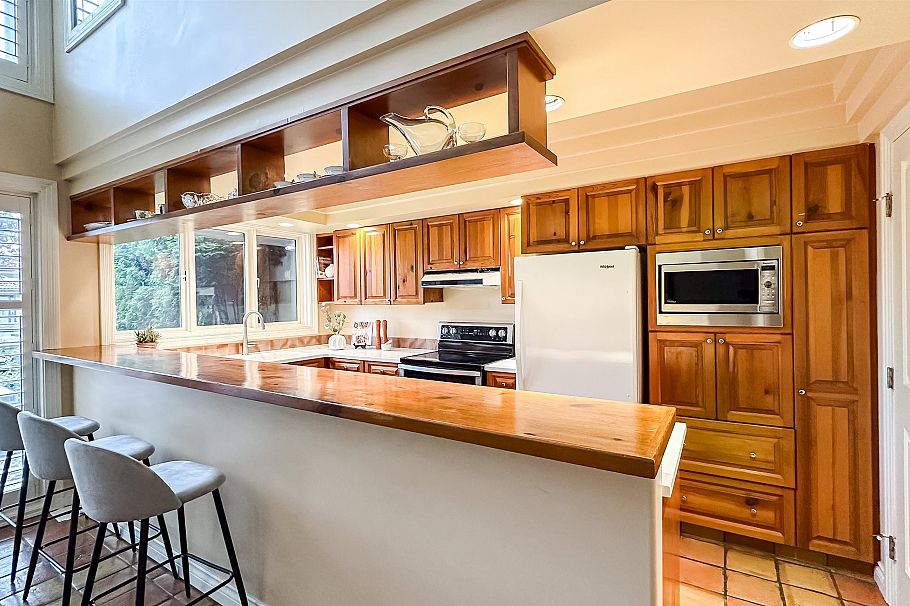 1737 W 16th Avenue Vancouver, BC - 18