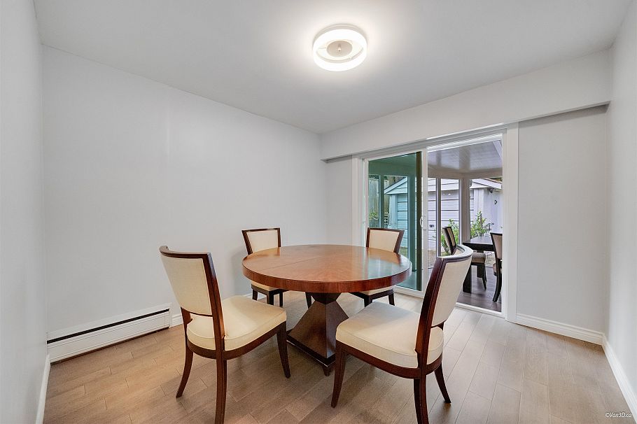 4366 Gilpin Crescent Burnaby, BC - 10