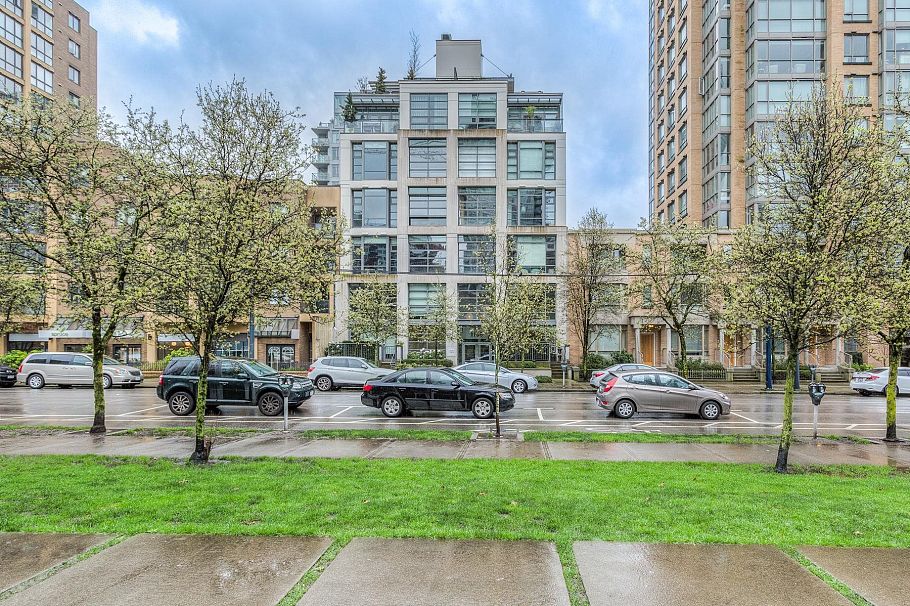 104 1168 Richards Street Vancouver, BC - 4