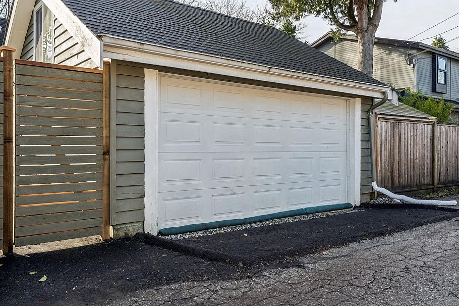 2819 W 13th Avenue Vancouver, BC - 27