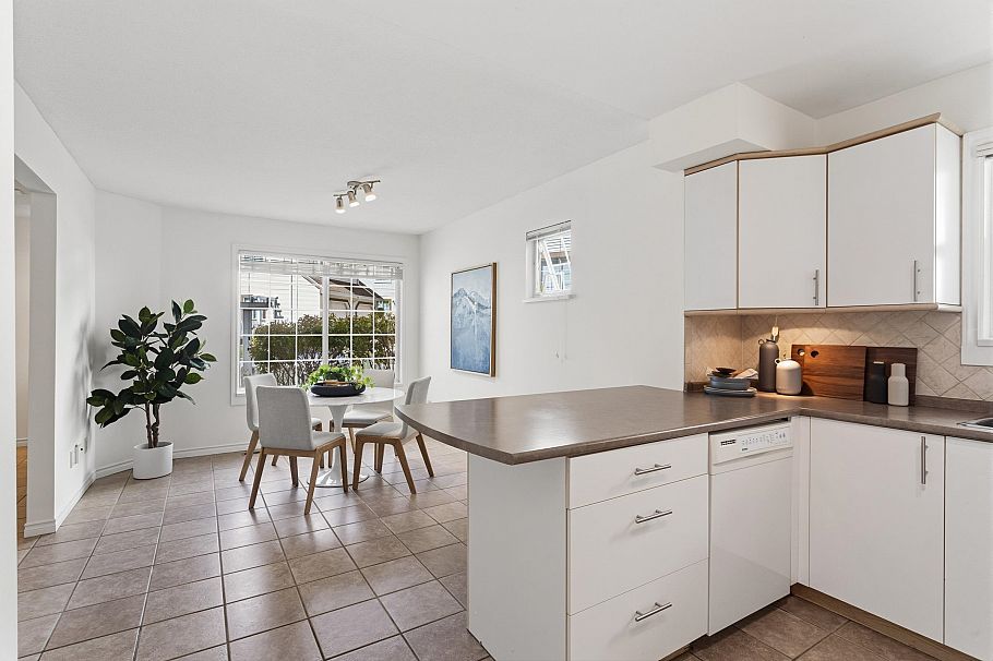 10 3939 Indian River Drive North Vancouver, BC - 7