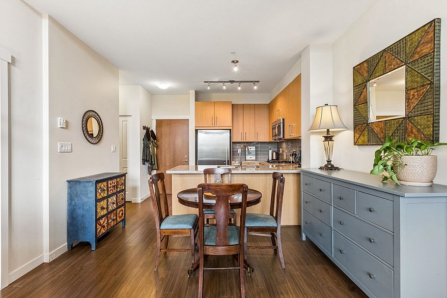 404 159 W 22nd Street North Vancouver, BC - 6