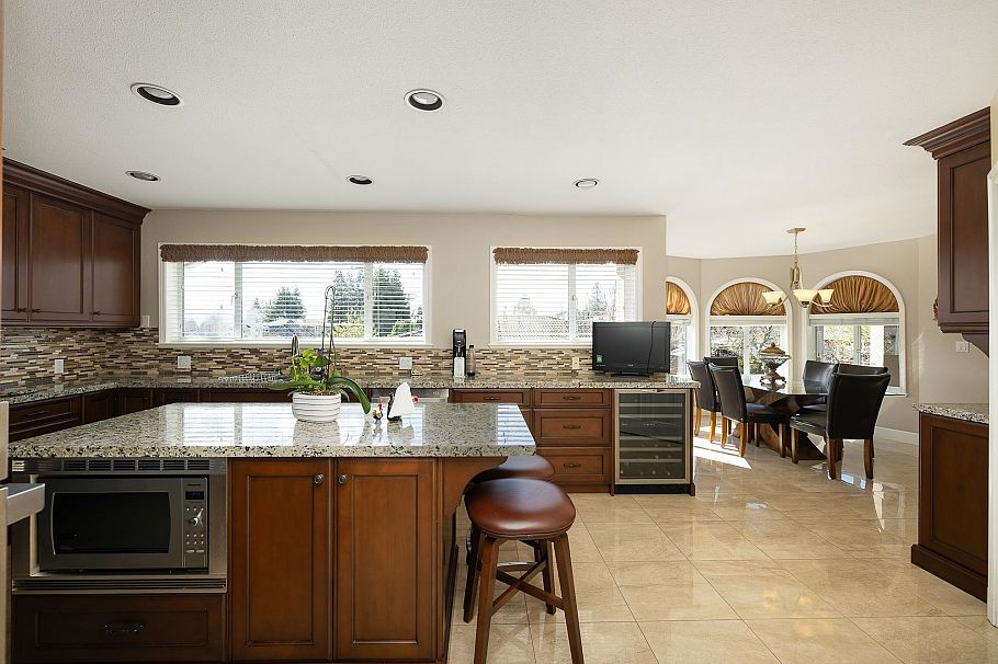 631 E 17th Street North Vancouver, BC - 8