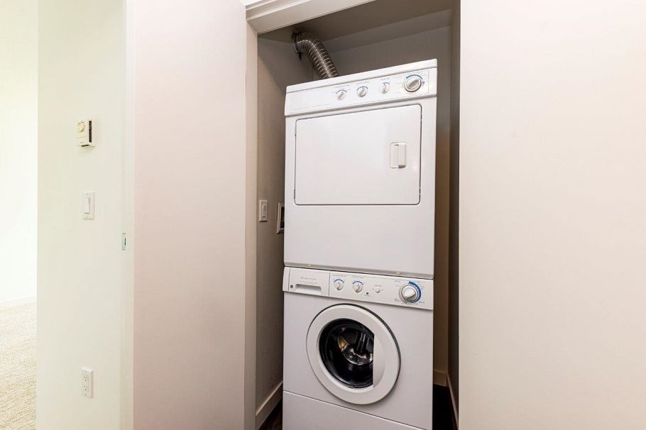 302 1677 Lloyd Avenue North Vancouver, BC - 26