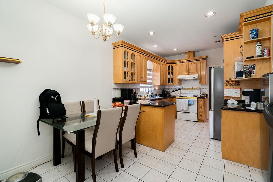 592 E 50th Avenue Vancouver, BC - 24