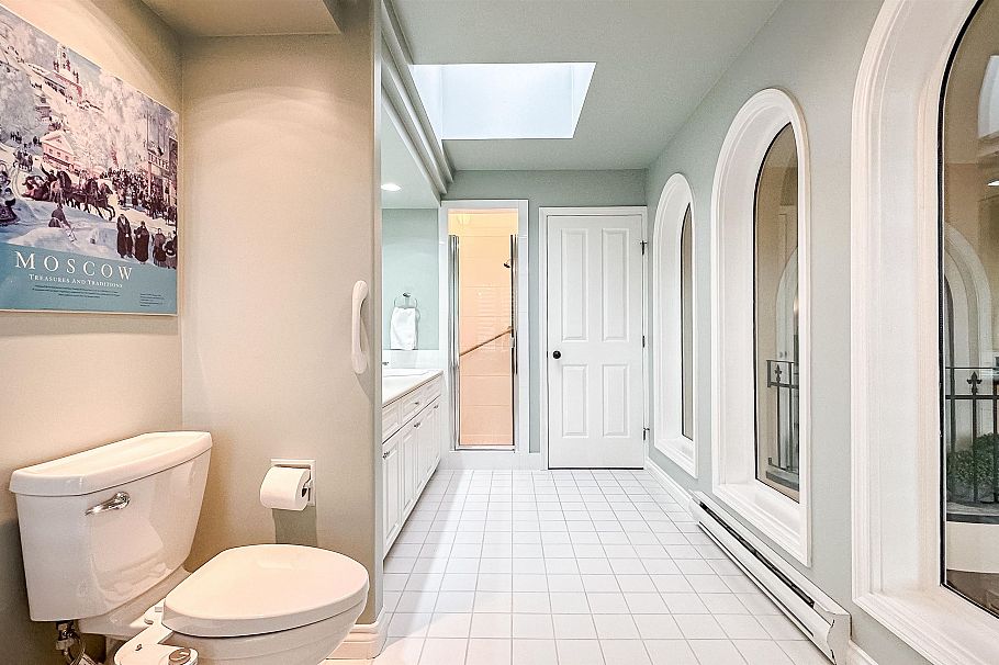 1737 W 16th Avenue Vancouver, BC - 36