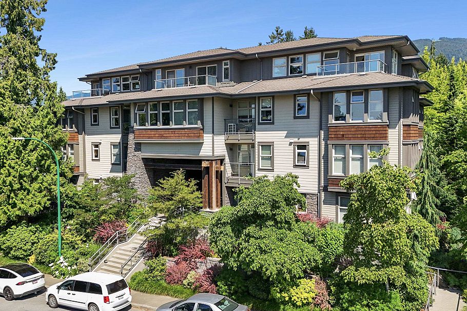 208 188 W 29 Street North Vancouver, BC - 1