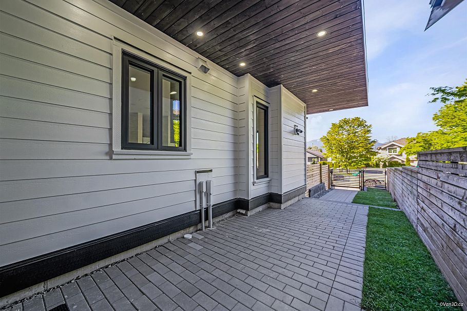 2 2636 Mcgill Street Vancouver, BC - 23