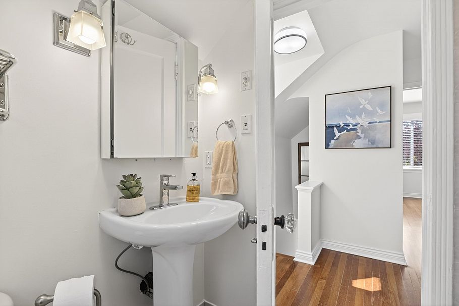 1009 E 14th Avenue Vancouver, BC - 21