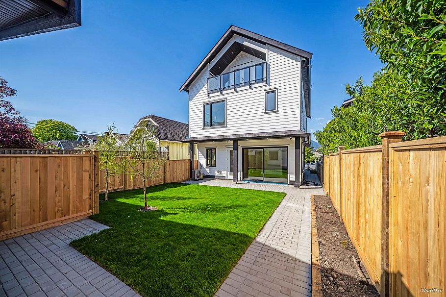 2 2636 Mcgill Street Vancouver, BC - 25