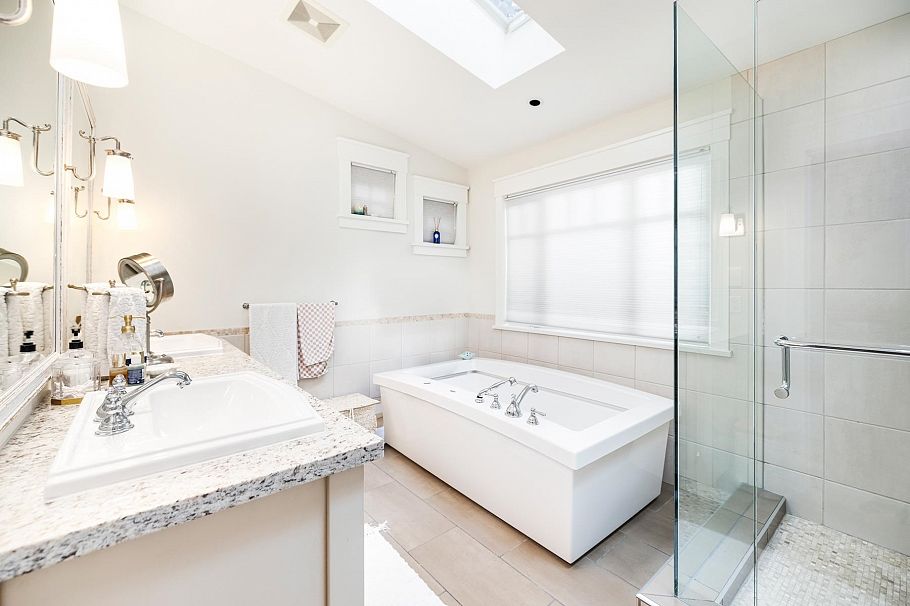 1232 Harris Avenue North Vancouver, BC - 21