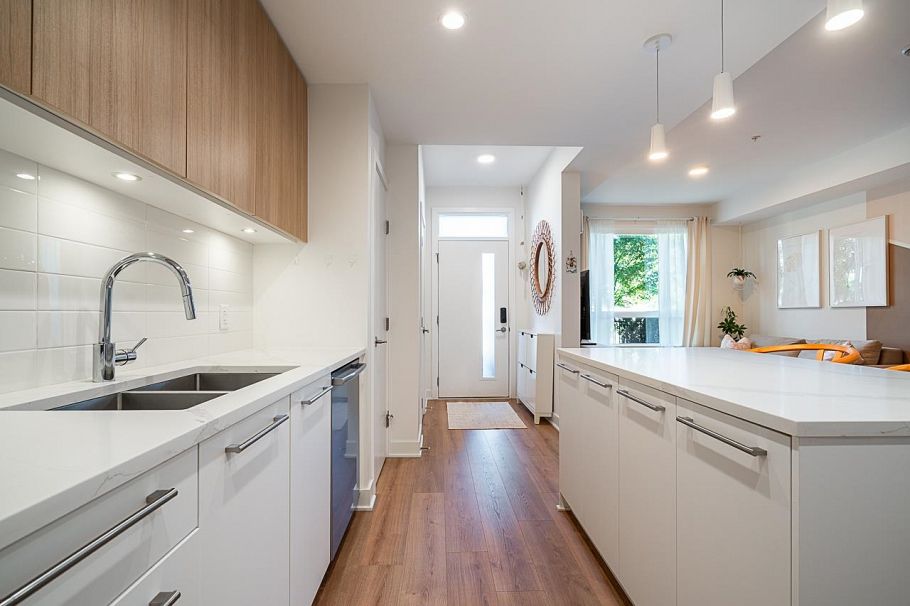 103 2035 Glenaire Drive North Vancouver, BC - 1