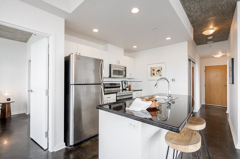 804 919 Station Street Vancouver, BC - 9