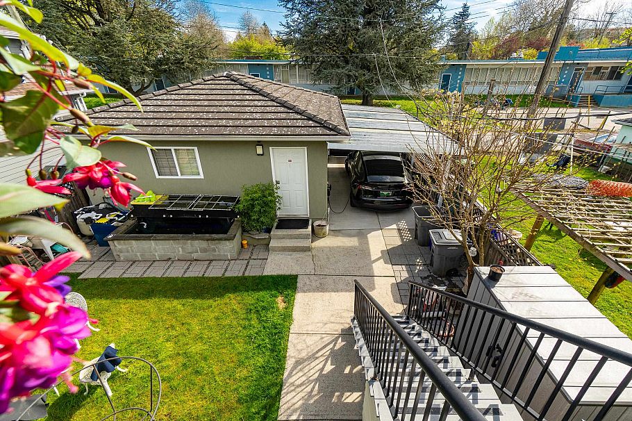 952 E 31st Avenue Vancouver, BC - 5