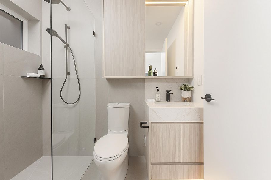 2 2755 W 11th Avenue Vancouver, BC - 13