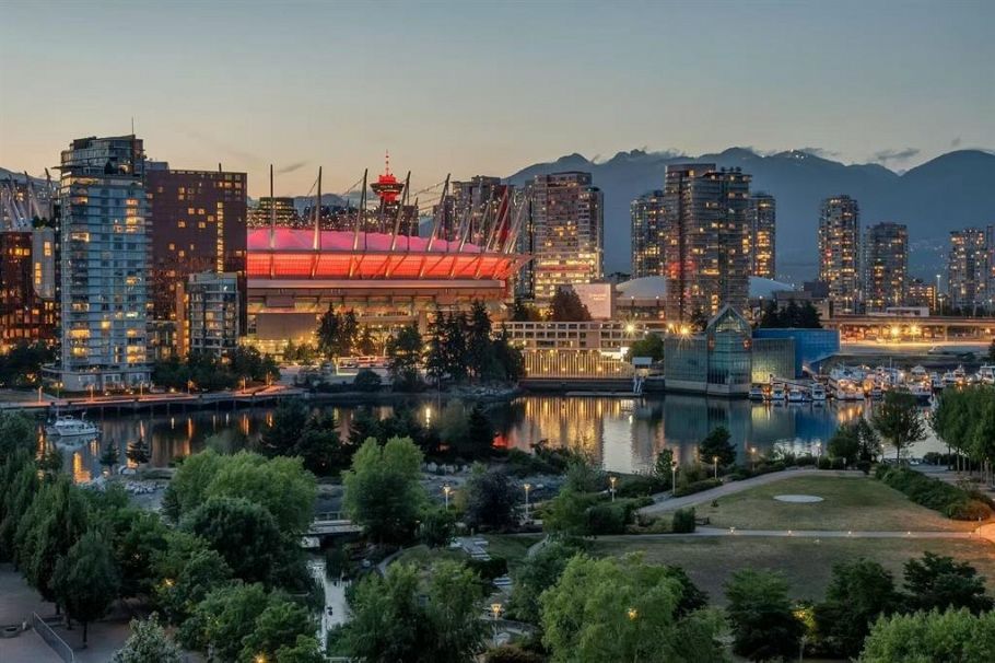 208 W 1st Avenue Vancouver, BC - 29