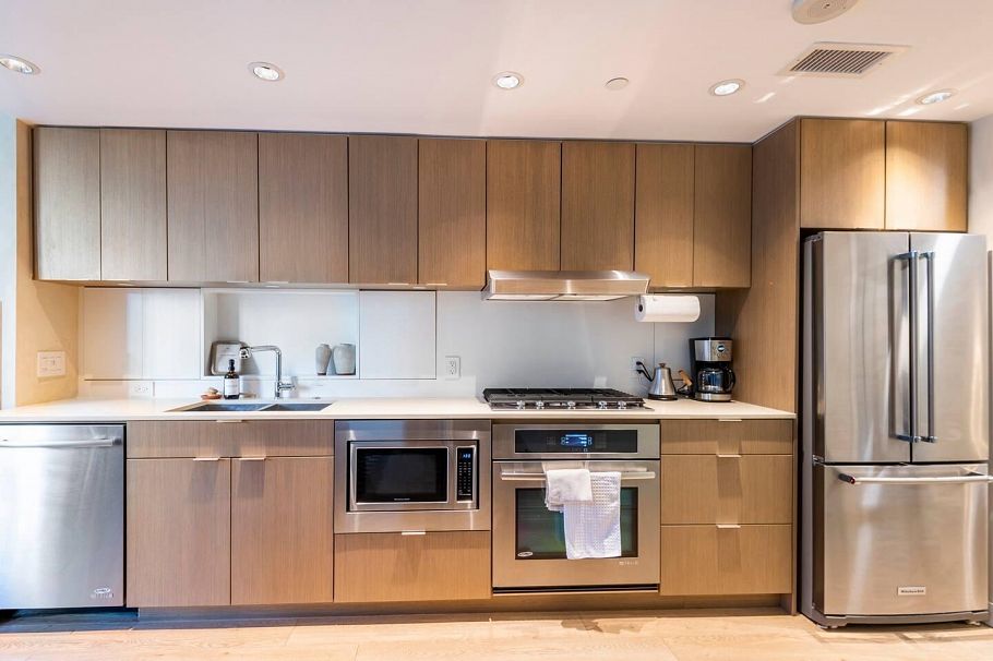 303 111 E 1st Avenue Vancouver, BC - 4