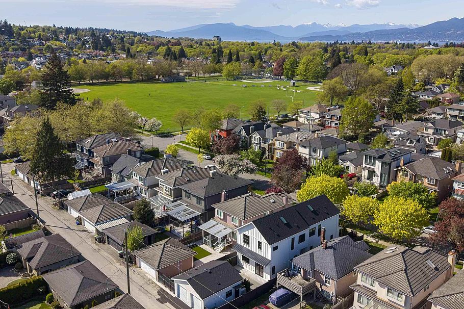 1 2848 W 19th Avenue Vancouver, BC - 23