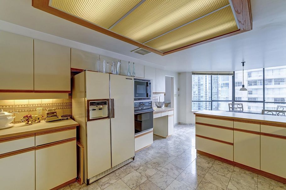 1902 738 Broughton Street Vancouver, BC - 2