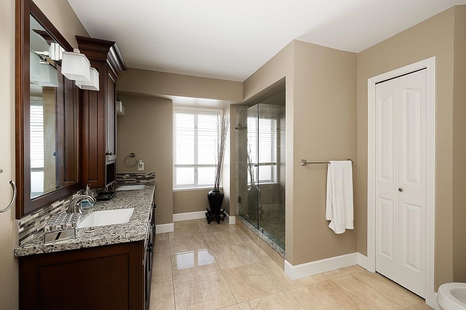 631 E 17th Street North Vancouver, BC - 14