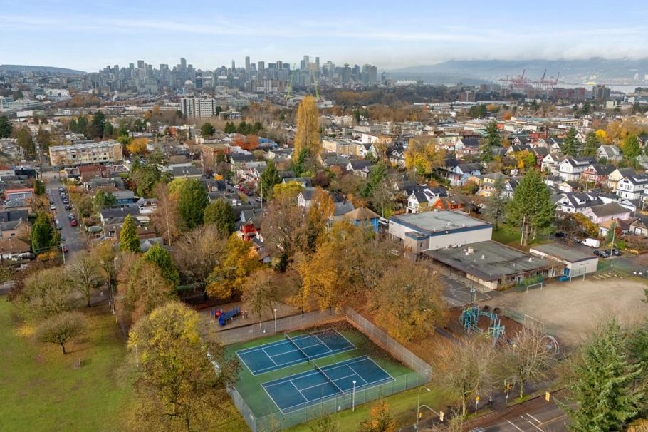 1752 E 4th Avenue Vancouver, BC - 30