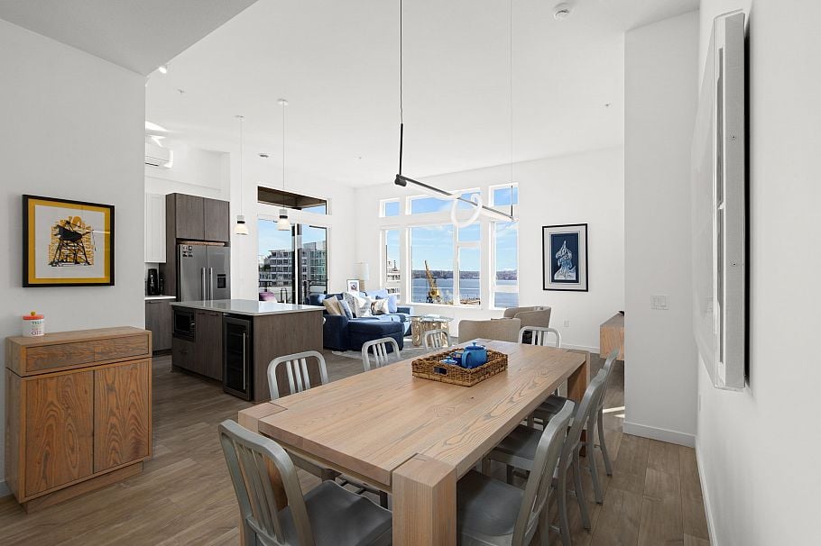 612 123 W 1st Street North Vancouver, BC - 1