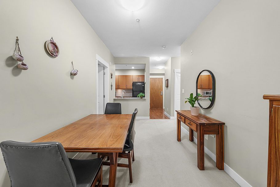208 188 W 29 Street North Vancouver, BC - 17