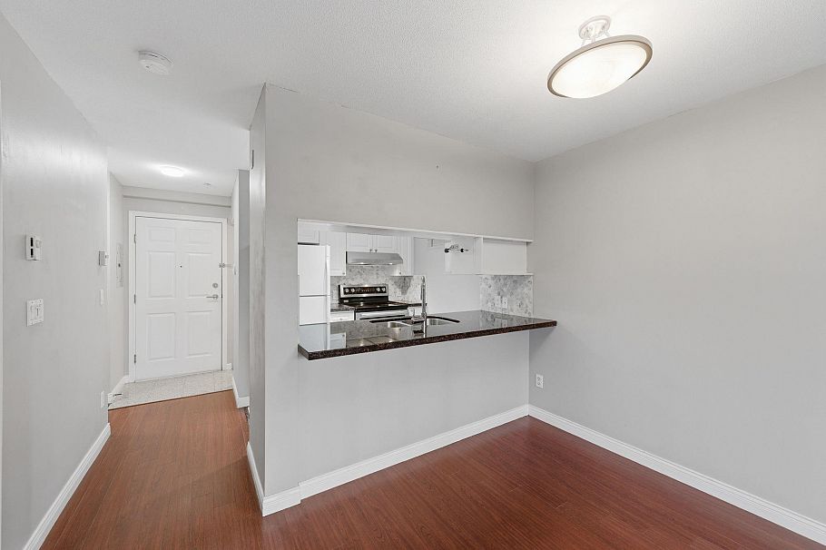 107 929 W 16th Avenue Vancouver, BC - 6