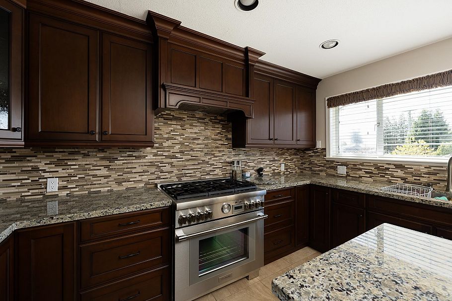 631 E 17th Street North Vancouver, BC - 11