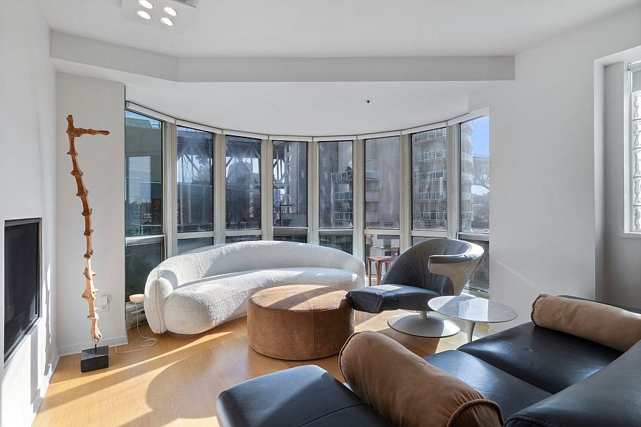 303 1501 Howe Street Vancouver, BC - 3