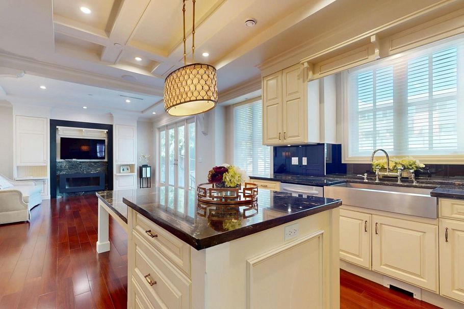 3749 W 11th Avenue Vancouver, BC - 8