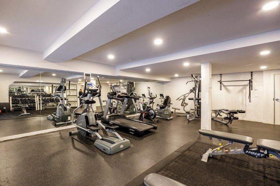 302 1677 Lloyd Avenue North Vancouver, BC - 31