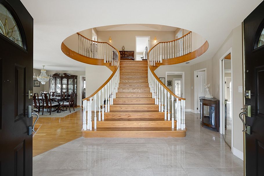 631 E 17th Street North Vancouver, BC - 2