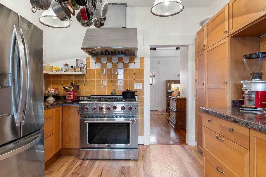 1752 E 4th Avenue Vancouver, BC - 10