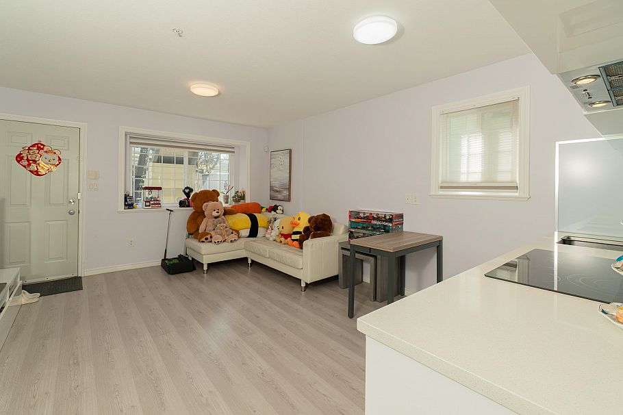 952 E 31st Avenue Vancouver, BC - 12