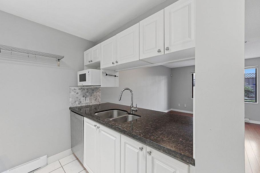 107 929 W 16th Avenue Vancouver, BC - 5