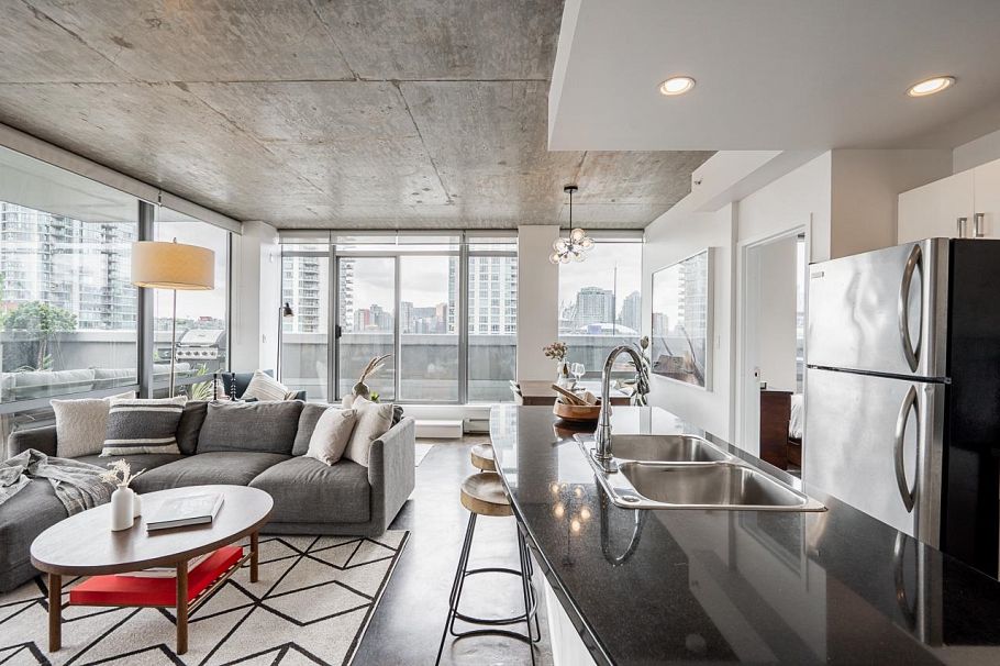 804 919 Station Street Vancouver, BC - 2