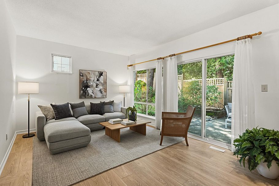 10 3939 Indian River Drive North Vancouver, BC - 2