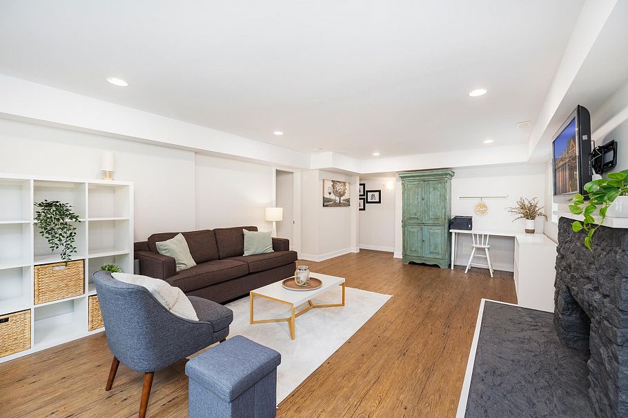 2511 Boswell Avenue North Vancouver, BC - 22