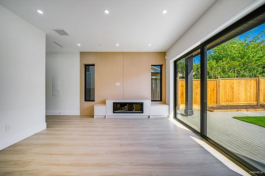 2 2636 Mcgill Street Vancouver, BC - 5