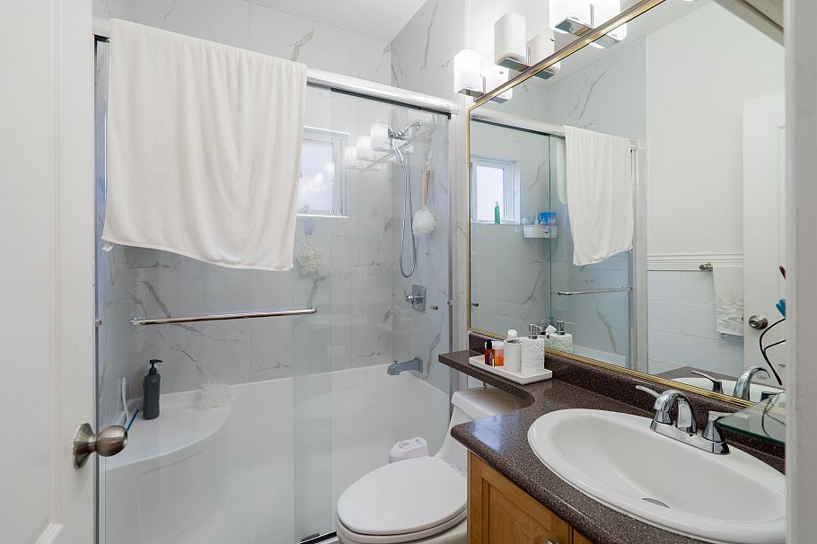 592 E 50th Avenue Vancouver, BC - 32