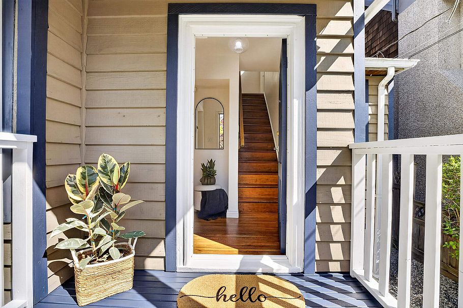 1009 E 14th Avenue Vancouver, BC - 3