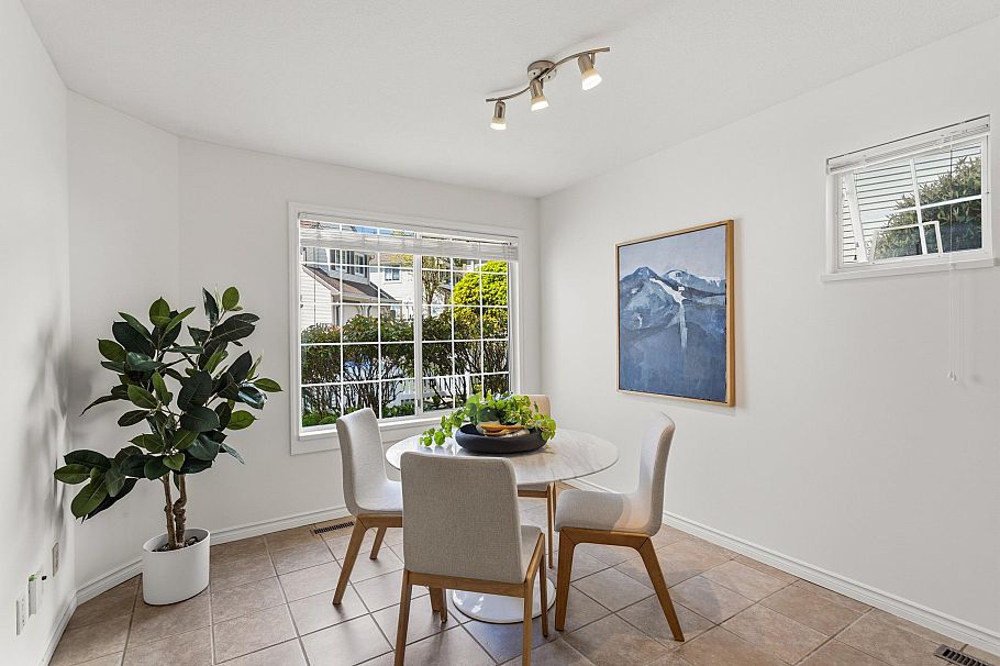 10 3939 Indian River Drive North Vancouver, BC - 11