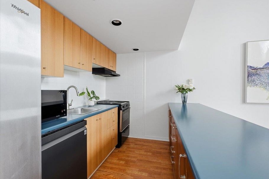 512 933 Seymour Street Vancouver, BC - 9